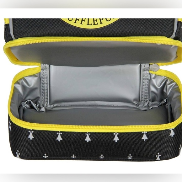 Harry Potter Hufflepuff Crest Dual Compartment Lunch Bag Tote - Picture 6 of 6